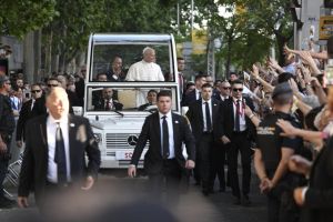 La visita del papa: un inexplicable espectacle de submissió