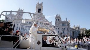 León XIV desborda Madrid e insta a los fieles y los referentes sociales a implicarse más con los débiles