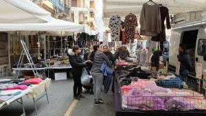 Mercato, adesso è scontro. La modifica dell’orario alza il tono della polemica