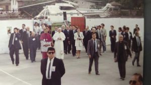 El inolvidable día en el que Juan Pablo II bajó de ver a la Santina en papamóvil