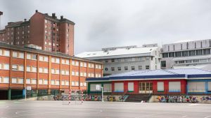 Los colegios públicos de Avilés le ponen deberes al Ayuntamiento para el verano: pintar, reparar patios y arreglar goteras