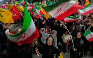 Pro-government Iranians rally in Tehran after renewed missile attacks on Israel
