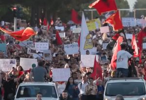 La revolución de los flamencos en Albania