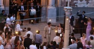 Mariage de Dua Lipa et Callum Turner : à Palerme, misère du surtourisme