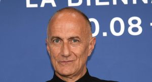 “Il mostro”, Sollima tra successo di pubblico e rilievi critici