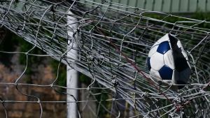 Due giocatori under 16 del Lecco picchiati dall’allenatore del Sorrento negli spogliatoi