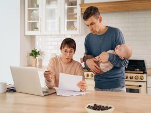 Employers scaling back paid leave, benefits could risk employee trust: expert