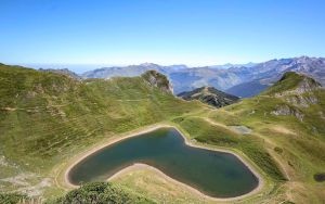 Comment les réseaux sociaux nourrissent la surfréquentation dans les Pyrénées