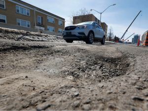 Stop spending more on OC Transpo when roads need fixing | Opinion