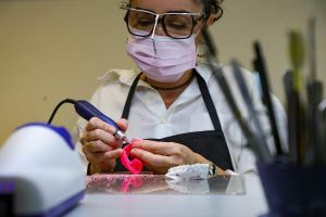 ApexProtect, le concept innovant de cette Béarnaise qui personnalise et met à la mode les protège-dents