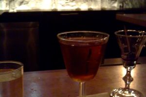 Woman reveals a truly fool-proof answer when a man asks, ‘May I buy you a drink?’
