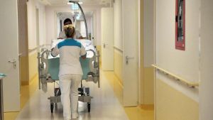 Dimesso tre volte dall’ospedale, muore a 24 anni per un tumore allo stomaco