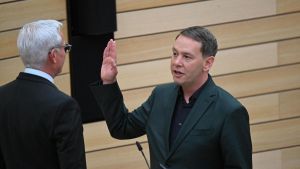 Neuer Gesundheitsminister ist linker Grüner und auch für Arbeit zuständig: Wofür steht Hildenbrand?