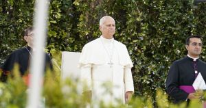 El Papa firma su compromiso con seis víctimas de abusos sexuales en una audiencia privada sin las principales asociaciones
