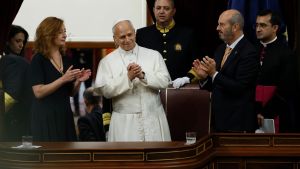 Alzar la mirada contra la polarización