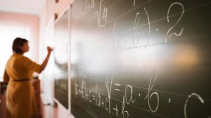 Scuola, in Lombardia mancano 12.104 insegnanti per il 2026-27: un terzo delle cattedre vacanti riguarda il sostegno