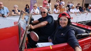 Si accendono i motori d’epoca: Mille Miglia, fascino senza tempo. La carovana arriva in città