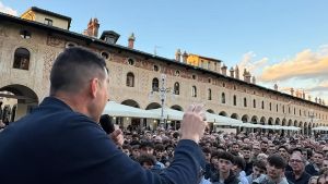 Fenomenologia di Vannacci, scomodo per il centrodestra. Ma rischia di essere decisivo