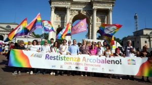 Milano Pride, attesi in 350mila: “Corpi che si ribellano per i diritti”. Un mese di iniziative nei quartieri