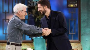 José Sacristán y su clase magistral de comunicación con Broncano: así sacó brillo a 'La Revuelta'
