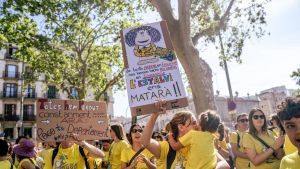 Los sindicatos de profesores llaman a colapsar Barcelona este martes con la 