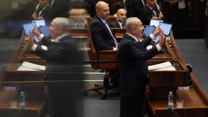 La partita di Bibi. Spettro elezioni anticipate, Israele sempre più diviso. Sarà un voto di guerra