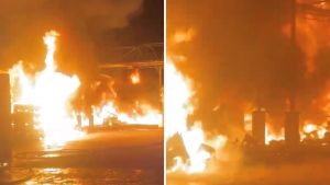 Napoli, incendio devasta capannone di prodotti ortofrutticoli a Poggioreale