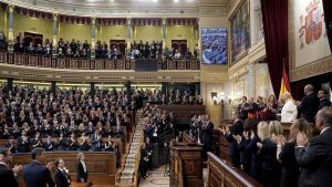 El Gobierno se agarra a la tregua papal en una visita de León XIV “trascendental” y mensajes “alienados”