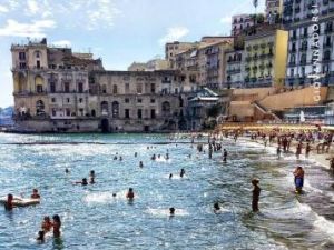 Spiagge di Napoli, i concessionari sono Ideal e Bagno Elena. La novità è Romeo Alberghi
