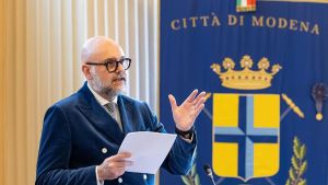 Scuole, il sindaco su Hijazi: 