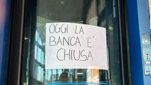 Mede, linee telefoniche fuori uso: chiude anche la banca