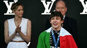Kimi, il super predestinato: Verstappen e Hamilton lo incoronano con ammirazione, rispetto ed affetto