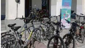 Ivrea punta sulla mobilità sostenibile Il primo bike sharing con 15 biciclette