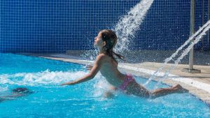 Nos ahogan en las piscinas que nos obligaron construir