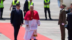 Illa se reúne con el Papa y le agradece su 