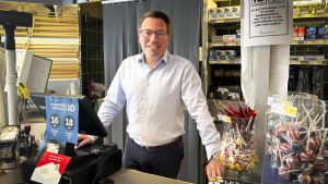 Far­vel til et mar­kant styk­ke lo­kal­hi­sto­rie i Stens­bal­le: Køb­mand luk­ker om få må...