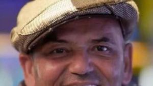 Morto per arresto cardiaco Stefano Addeo, il prof autore del post choc contro la figlia di Meloni