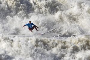 Entre a beleza e a força do mar: quando o oceano nos dá lições de respeito
