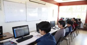 Las niñeces que no saben leer no podrán distinguir lo real de lo sintético con IA