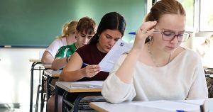 A la Universidad sin equidad