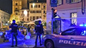 Como, aggressione choc in piazza Volta: “Città allo sbando, va presidiata”