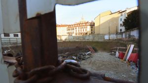 Cinque Vie, tolti i sigilli al cantiere. Il Comitato famiglie sospese: noi, da due anni nel limbo. Quando tolgono il sequestro alle nostre vite?