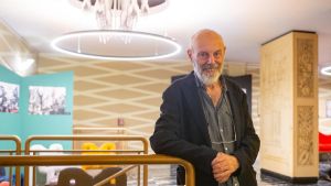 Le luci della città (e del cinema), Luca Bigazzi fa nuovo l’Arlecchino: “Milano sovrailluminata per un’idea sbagliata di sicurezza”
