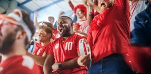 Llorar es cosa de hombres, pero solo en el estadio: el Mundial de fútbol como escuela de emociones