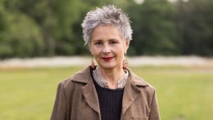 «160 000 enfants au moins sont violés chaque année en France. Que les prédateurs aillent chez le psychiatre pour devenir des humains respectueux des autres!»