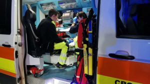 Rischia la vita a 18 anni in moto, il paese si mobilita per aiutare Alessio. La mamma: “Sta ancora lottando, così ci date forza”