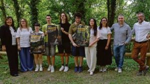 Ivrea, gli studenti dell’Iis Olivetti firmano la campagna contro i rifiuti