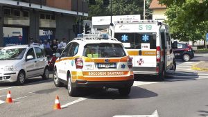 Cologno, difende una ragazza e viene aggredito in strada dal branco: “Basta odio, bisogna recuperare questi adolescenti”