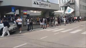 Pordenone, suona l'ultima campanella: 1.500 studenti in festa tra clacson e travestimenti. Dal 18 giugno la Maturità