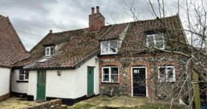 See inside 'charming' Grade II listed cottage going under the hammer for £150,000